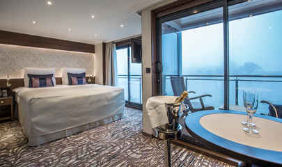 Diamond Deck Suite