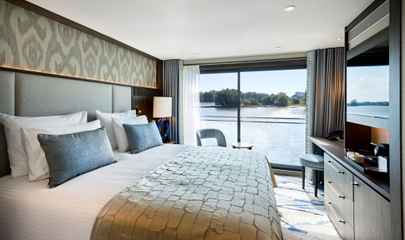 Ruby Deck Double Cabin