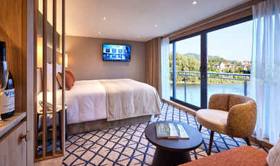 Diamond Deck Suites