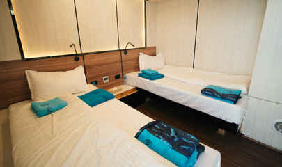 Lowe Deck Cabin
