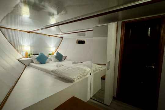 Standard Bow Cabin - Lower Deck