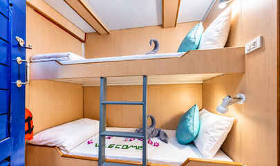 Twin Bunk Cabin (non ensuite)
