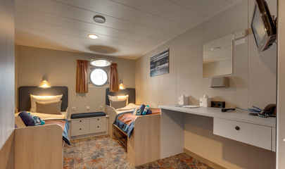 Twin Porthole