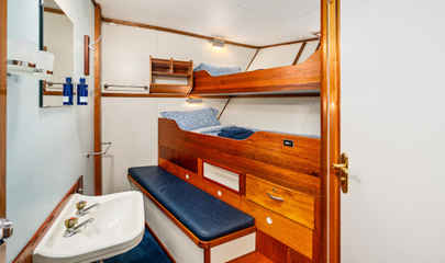 Twin Semi En-suite Cabins